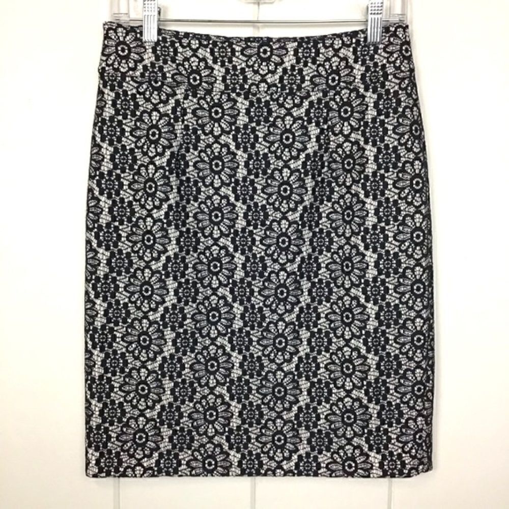 ‎Banana Republic Navy Lace Overlay Pencil Skirt - 2